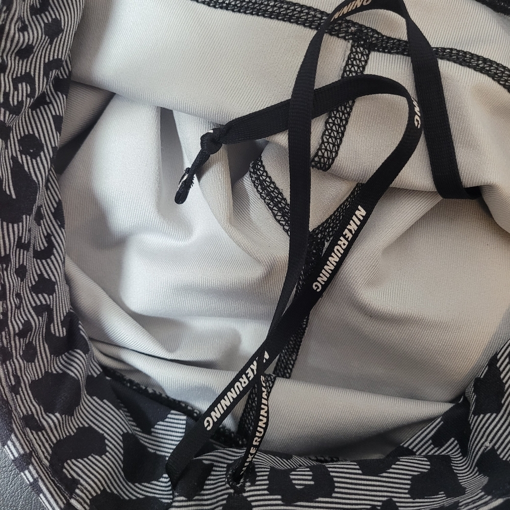Nike Running legging crop pant workout grey black animal print womens small - Picture 7 of 10